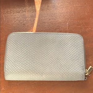 Grey snake pattern wallet !